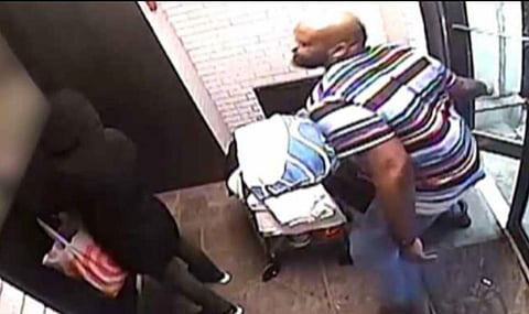 அமெரிக்காவில் ஆசிய பெண்ணை 125 முறை தாக்கிய நபர் கைது