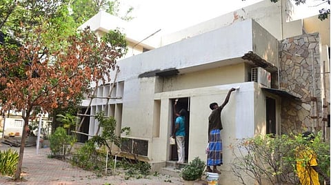 புதுப்பொலிவு பெறும் மதுரை மாநகராட்சி மேயர் இல்லம். | படம்: எஸ்.கிருஷ்ணமூர்த்தி