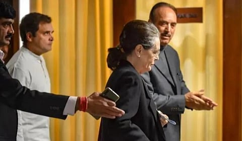 'தலைமை குறித்த கேள்வியே இல்லை' - சோனியா காந்தியை சந்தித்த குலாம் நபி ஆசாத்