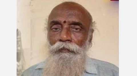 சீர்காழி: கைது செய்யப்பட்ட கோயில் குருக்களை விடுதலை செய்யக் கோரி ஆர்ப்பாட்டம்