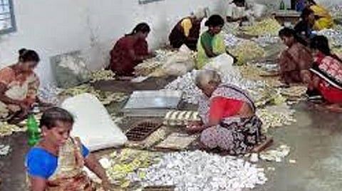 தமிழக பட்ஜெட்டில் தீப்பெட்டி தொழிலுக்கான அறிவிப்புகள் இல்லை: உற்பத்தியாளர்கள், தொழிலாளர்கள் ஏமாற்றம்