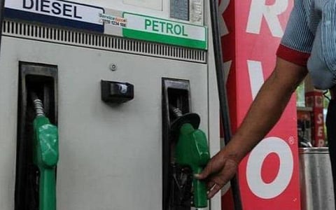 பெட்ரோல், டீசல் விலை 2-வது நாளாக உயர்வு: வாகன ஓட்டிகள் அதிர்ச்சி