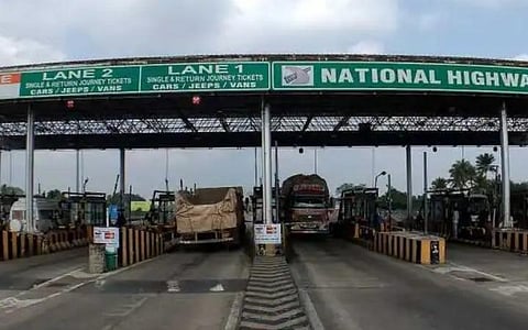 மாநகராட்சி, நகராட்சி எல்லைக்குள் உள்ள சுங்கச்சாவடிகளை அகற்றுமாறு மத்திய அமைச்சரிடம் வலியுறுத்தல்: அமைச்சர் எ.வ.வேலு தகவல்