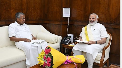 சர்ச்சைக்குரிய சில்வர்லைன் திட்டம்: அனுமதி கோரி பிரதமர் மோடியுடன் பினராயி விஜயன் சந்திப்பு