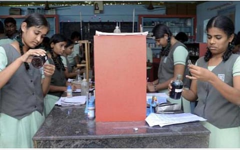 பிளஸ் 2 செய்முறைத் தேர்வு: ஏப். 25 முதல் மே 2-க்குள் நடத்தப்படும் - தேர்வுத் துறை உத்தரவு