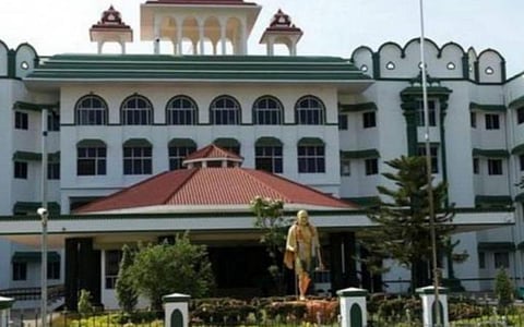 தாய், மாற்றுத்திறனாளி மகள் தாக்கப்பட்ட விவகாரம்: மானாமதுரை டிஎஸ்பிக்கு உயர் நீதிமன்றம் கண்டனம்