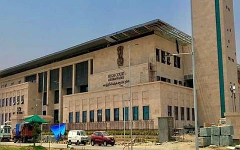 நீதிமன்ற அவமதிப்பு வழக்கில் 8 ஐஏஎஸ் அதிகாரிகளுக்கு 2 வாரம் சிறை தண்டனை