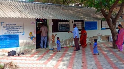 '4.5 லட்சம் அங்கன்வாடிகளில் குடிநீர், கழிவறை வசதி இல்லை' - மத்திய அரசு அதிர்ச்சி பதில்