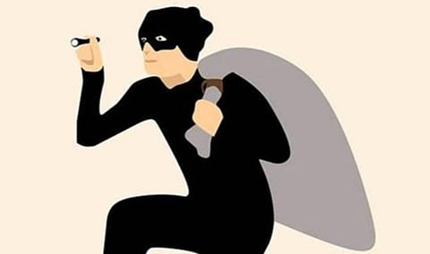 ஹைதராபாத் | கனவு கண்ட வீட்டில் திருடுபவர் கைது: தங்கம், வெள்ளி பொருட்கள் பறிமுதல்