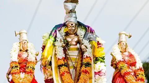 மேஷ ராசி அன்பர்களே! ஏப்ரல் மாத பலன்கள் - செலவு கூடும்; குழப்பம் தீரும்; வேலையில் கவனம்! 