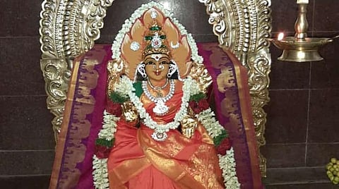 கும்ப ராசி அன்பர்களே! ஏப்ரல் மாத பலன்கள் - பண வரவு; எதிலும் வெற்றி; கவனம் தேவை! 