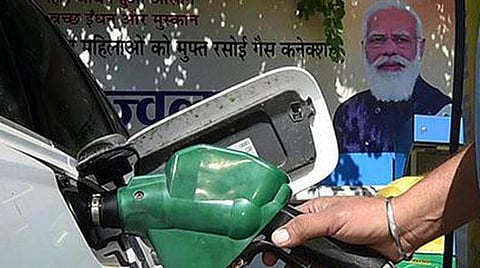 சென்னையிலும் ரூ.100-ஐ தாண்டிய டீசல் விலை: அத்தியாவசிய பொருள் விலை உயரும் ஆபத்து