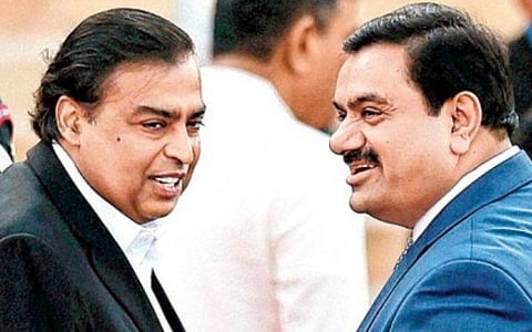 முகேஷ் அம்பானி, கௌதம் அதானி | கோப்புப் படங்கள்