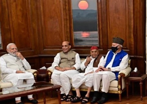 நரேந்திர மோடியுடன்  பரூக் அப்துல்லா,  முலாயம் சிங் யாதவ், ராஜ்நாத் சிங், பிரதமர்
