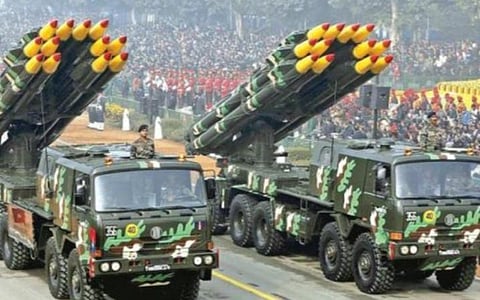 உள்நாட்டில் மேலும் 101 ஆயுதங்கள் & தளங்கள் - பாதுகாப்பு துறையில் தற்சார்பை விரைவுபடுத்தும் மத்திய அரசு