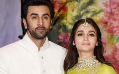 முக்கிய பிரபலங்களுக்கு மட்டுமே அழைப்பு - முடிவானது ரன்பீர், ஆலியா பட் திருமண தேதி