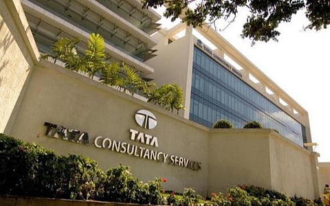 2021-22 நிதியாண்டில் மட்டும் 1,03,546 பணியாளர்களை பணியமர்த்தி டிசிஎஸ் சாதனை