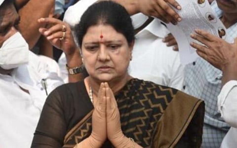 'அரசியல் ரீதியாக எது வேண்டுமானாலும் நடக்கலாம்' - சசிகலா