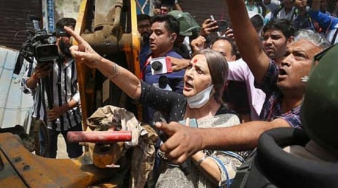 டெல்லி ஜஹாங்கிர்புரியில் வன்முறை நடந்த பகுதிகளில் ஆக்கிரமிப்புகளை அகற்ற தடை - உச்ச நீதிமன்றம் உத்தரவு