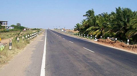 மேட்டுப்பாளையம் புறவழிச்சாலை திட்டம் மேலும் தாமதமாகும்; 8 ஆண்டுகளுக்கு பிறகு தேசிய நெடுஞ்சாலைத் துறையிடம் ஒப்படைத்ததற்கு எதிர்ப்பு