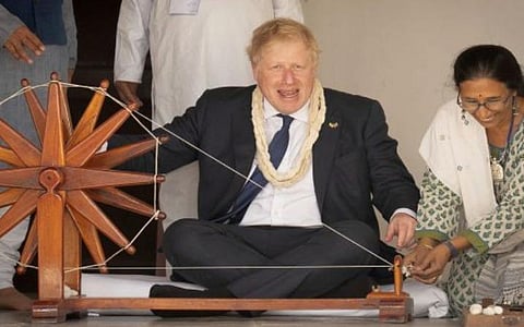 பிரிட்டன் பிரதமர் போரிஸ் ஜான்சன் 2 நாள் பயணமாக இந்தியா வருகை - தொழிலதிபர் கவுதம் அதானியுடன் சந்திப்பு