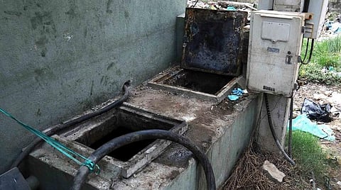 ஒரே நாளில் மூவர் பலி: கழிவுநீர்த் தொட்டிக்குள் மூச்சை விடும் மனிதர்கள் - இந்திய அளவில் தமிழகம் 2-வது இடம்