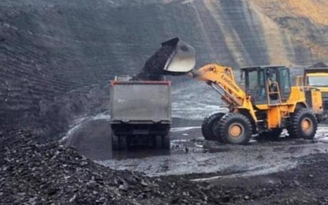 பற்றாக்குறை என மாநிலங்கள் புகார்; போதுமான நிலக்கரி கையிருப்பில் உள்ளது: மத்திய அமைச்சர் ஜோஷி விளக்கம்