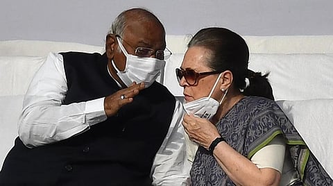 2024 தேர்தலை சந்திக்க அதிகாரம் பொருந்திய குழு: காங்கிரஸ் தலைவர் சோனியா காந்தி முடிவு