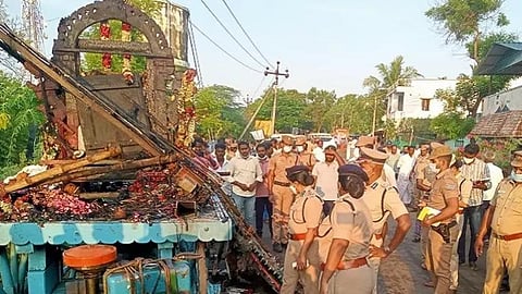 10 நிமிடங்களில் எல்லாம் முடிந்தது: களிமேடு தேர் தீ விபத்தை நேரில் பார்த்தவர் கண்ணீர் பேட்டி