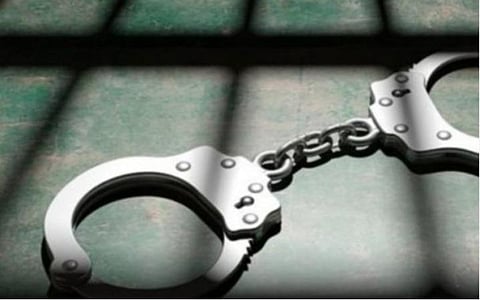 திருப்பூர் பின்னலாடை அதிபர் வீட்டில் ரூ.3 கோடி திருட்டு: கட்டிட மேஸ்திரி உட்பட 4 பேர் கைது