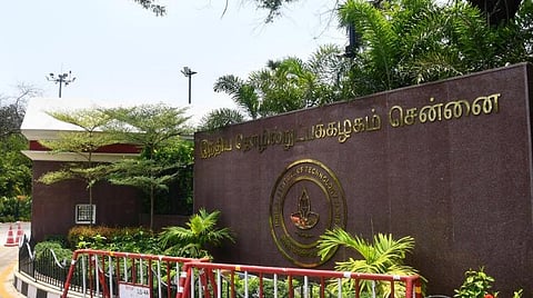 சென்னை ஐஐடியில் கரோனாவால் பாதிக்கப்பட்டோரில் ஒருவருக்கு டெங்கு, மற்றொருவருக்கு டைபாய்டு