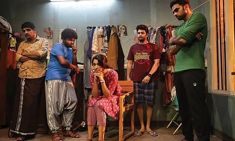 முதல் பார்வை | ஹாஸ்டல் - ரசிகர்களைப் 'பழிவாங்கும்' ஹாரர் காமெடி!