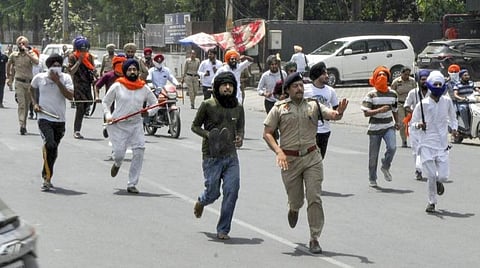 பட்டியாலா வன்முறை: காலை வரை  ஊரடங்கு அமல் - நடந்தது என்ன?