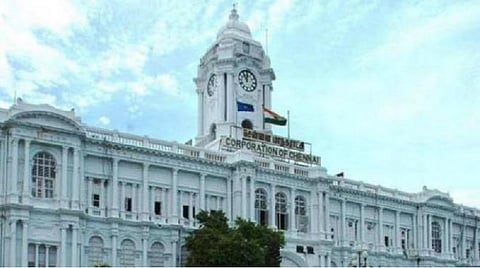 பெருங்குடியில் தீப்பற்றிய பகுதியில் புகை வெளியேற்றம் குறைந்தது: சென்னை மாநகராட்சி அதிகாரிகள் தகவல்