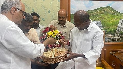 புதுச்சேரி முதல்வருடன் போனிகபூர் திடீர் சந்திப்பு: விரைவில் புதிய படப்பிடிப்புக்கு வாய்ப்பு