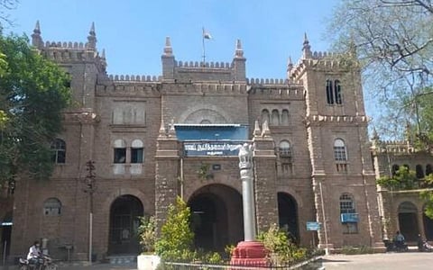 மதுரை ஆட்சியர் அலுவலக வளாகத்தில் மக்கள் குறைதீர் நாளில் தொடரும் தற்கொலை மிரட்டல்: முற்றுப்புள்ளி வைப்பார்களா அதிகாரிகள்?