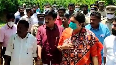 கேரளாவில் ராகுல் காந்தி தொகுதியில் ஸ்மிருதி இரானி சுற்றுப்பயணம்