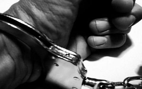 பெண் எஸ்.ஐ கொலை முயற்சி வழக்கில் கைதானவர் குண்டர் சட்டத்தில் அடைப்பு