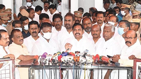 விக்னேஷ் மரணம் | அரசு முரண்பட்ட தகவல்களைக் கூறுகிறது; ஈபிஎஸ் சாடல்