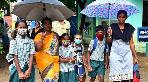 தமிழகத்தில் 1 - 9 வகுப்புகளுக்கு மே 14 முதல் கோடை விடுமுறை