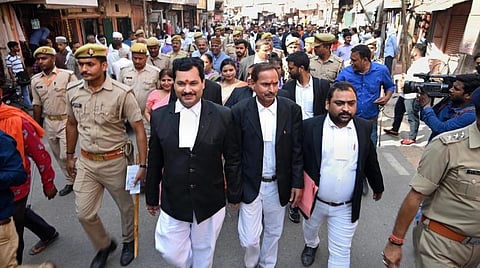 வாரணாசி கியான்வாபி மசூதி வளாகத்தில் சிங்கார கவுரி அம்மனை தரிசிக்க கோரிய மனு - பலத்த பாதுகாப்புடன் நீதிமன்ற குழு களஆய்வு