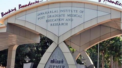 'பதிவேடு தொடங்கி கணக்குகள் வரை எல்லாமே இந்தியில் தான் இருக்க வேண்டும்' - ஜிப்மர் இயக்குநர் உத்தரவு