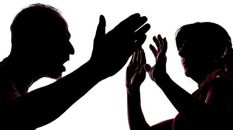 பெண்கள் மீதான வன்முறைகளுக்கு 82%  காரணம் கணவர்களே
