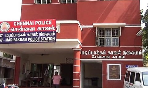 அமெரிக்காவில் உள்ளவர் வங்கிக் கணக்கில் இருந்து ரூ.1.44 லட்சம் மாயம்: மடிப்பாக்கம் போலீஸ் விசாரணை