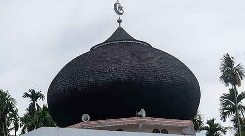 கர்நாடகாவில் பாங்குக்கு போட்டியாக கோயில்களில் பக்தி பாடல்கள் ஒலிபரப்பு