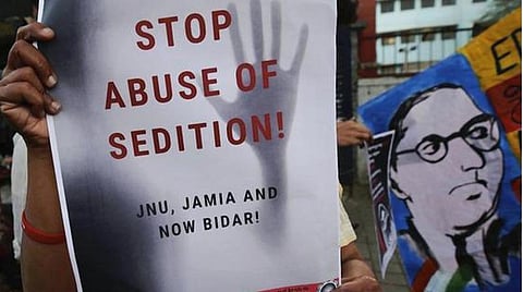 தேசத் துரோக சட்ட விதிகள் மறு ஆய்வு: உச்ச நீதிமன்றத்தில் மத்திய அரசு பதில்