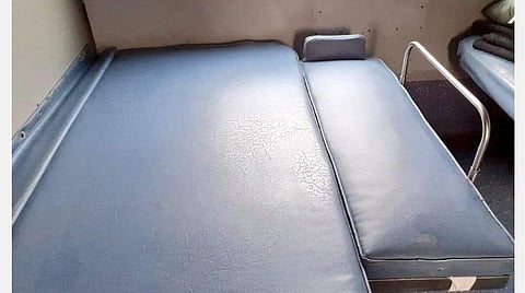 குழந்தைக்கு தனியாக ‘பெர்த்’: ரயில்களில் புதிய படுக்கை வசதி அறிமுகம்