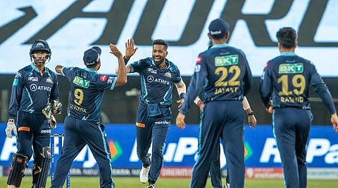 IPL 2022 | 82 ரன்களுக்கு சுருண்ட லக்னோ: முதல் அணியாக பிளே ஆப் தகுதிபெற்ற குஜராத் டைட்டன்ஸ்