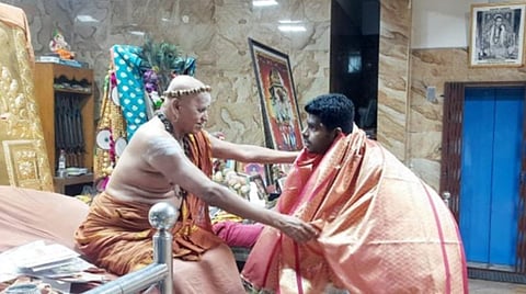 மதுரை ஆதினத்துடன் தமிழக பாஜக தலைவர் அண்ணாமலை திடீர் சந்திப்பு: 20 நிமிடம் ஆலோசனை