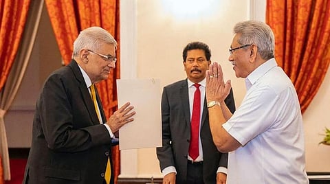 பொருளாதார நெருக்கடிக்கு மத்தியில் இலங்கை பிரதமராக ரணில் விக்ரமசிங்கே பதவியேற்பு